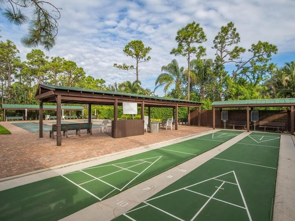 bf_amenities_bocce_shuffle.png